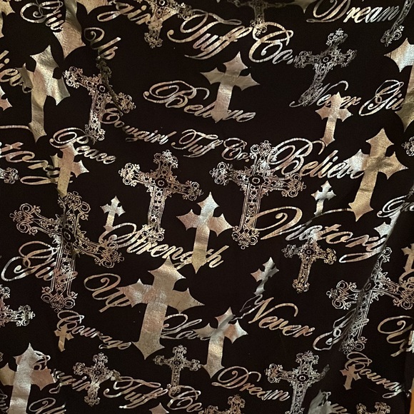 Cute cross pattern top - Picture 3 of 5